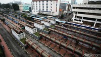 Sejumlah terminal ikut terdampak pandemi Corona pasca larangan mudik hingga perizinan beroperasi kembali oleh Kemenhub, salah satunya Terminal Blok M. Rengga Sancaya/detikcom.