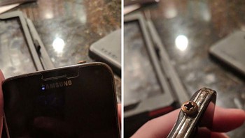 Seorang kakek mengira lubang untuk audio jack di ponselnya adalah lubang untuk mur. Foto: via Bored Panda