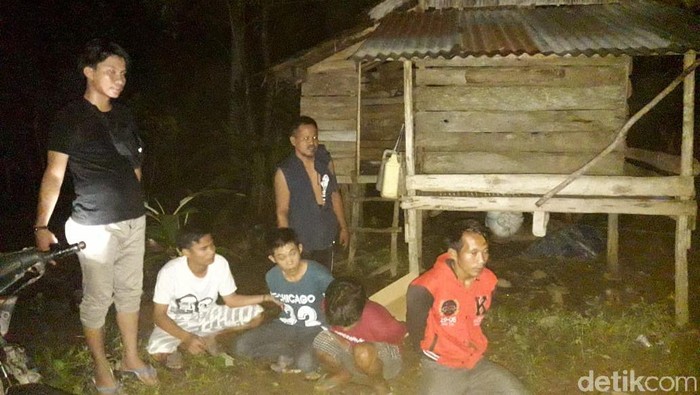 Polisi Grebek Judi di Tengah Area Perkebunan, 4 Warga Polman Diamankan
