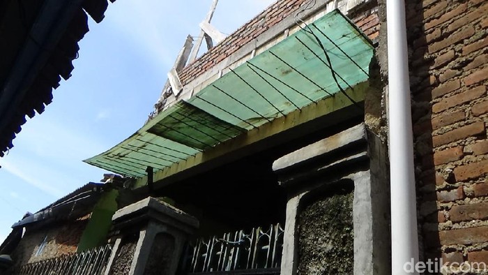 Rumah Abah Tono yang mengaku berpenghasilan rendah