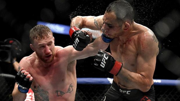 Justin Gaethje hit Tony Ferguson's chin. (