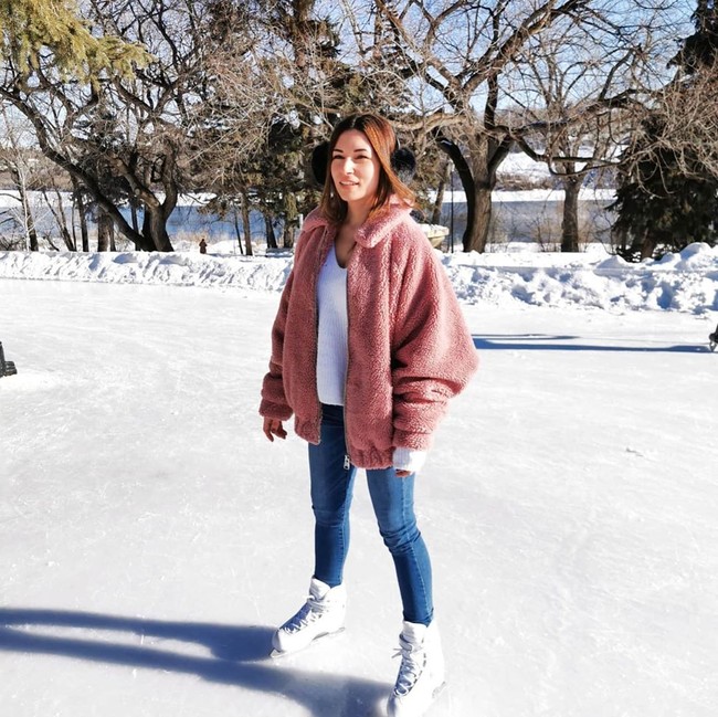 Wanita yang dikenal dengan nama Alinity Divine ini pun tak terima akun game onlinenya diblokir. Seperti dilansir Daily Star, ia kemudian mencurahkan kekesalannya. Foto: dok. Instagram