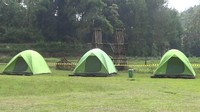 Seluruh warga yang dikarantina di Telaga Madirda akan mendapatkan persediaan logistik dari relawan desa. Sementara untuk keperluan mandi, bisa menggunakan kamar mandi fasilitas objek wisata tersebut. (dok Istimewa)