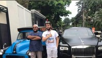Sebelum menjadi heboh di tangan Denny Cagur, Rolls-Royce Raffi Ahmad sebelumnya telah viral karena digadang-gadang bakal ditukar Oplet jadul milik si Doel.(Foto: Instagram @si.rano)
