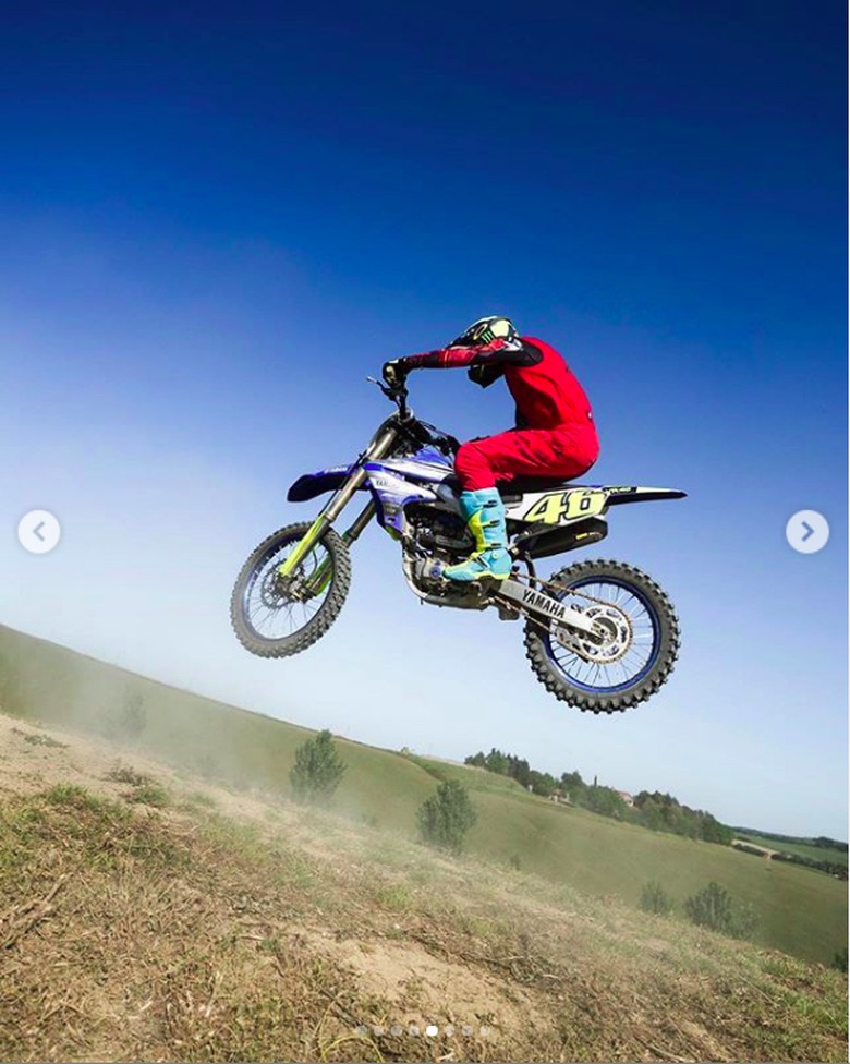 Rossi Kembali Latihan Motocross Rossi Kembali Latihan Motocross