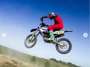 Melihat Aksi Rossi Bisa Terbang Lagi Pakai Motor