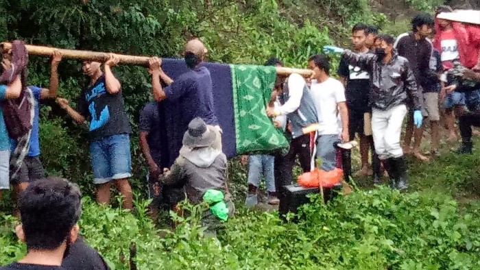 Remaja tewas di Tana Toraja, diduga tersengat alat setrum ikan.