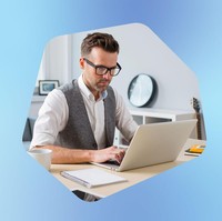 Pandemi virus Corona memaksa banyak perusahaan menerapkan sistem kerja dari rumah. Meskipun WFH, para pekerja juga harus tampil representatif dengan busana rapi dan formal. Foto: Kaspersky