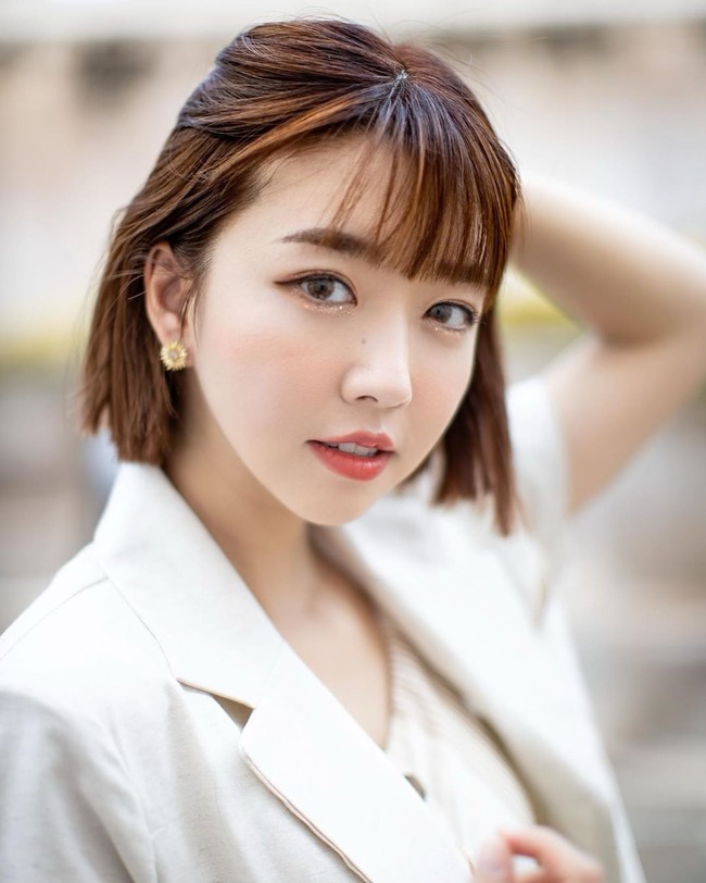 Nama Sunny Dahye cukup populer di kalangan netizen Indonesia. Lantaran Sunny memiliki keunikan tersendiri. Youtuber cantik tersebut berasal dari Korea Selatan, namun lancar berbahasa Indonesia.  Foto: Instagram sunnydahye