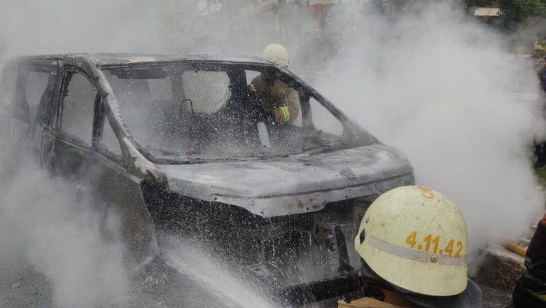 Kebakaran Mobil Kebakaran Mobil