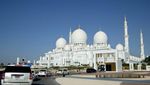 Kemegahan Masjid Terbesar Ketiga di Dunia Sheikh Zayed Grand Mosque