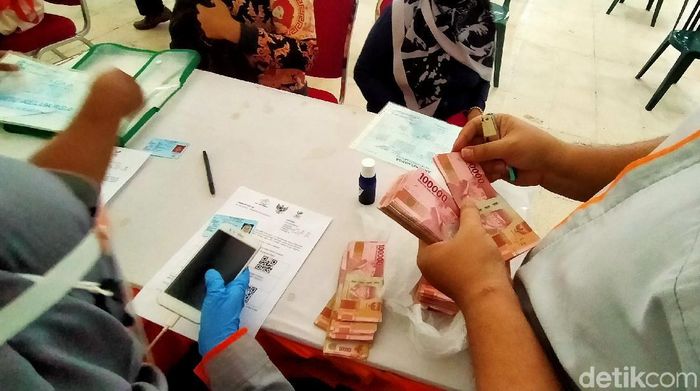 pembagian blt surabaya pembagian blt surabaya