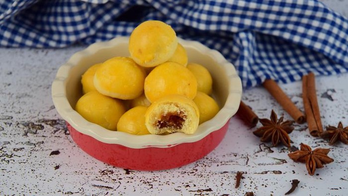 nastar Nastar, a typical Indonesian or Southeast Asian Pineapple tart cake. Probably influenced by Dutch cuisine.
