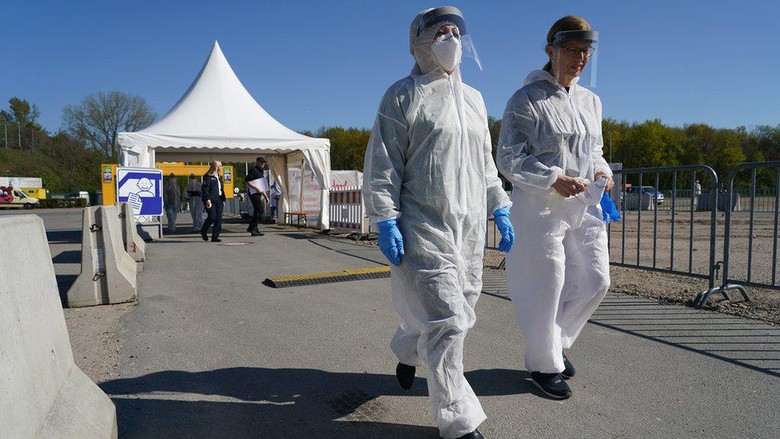 Virus corona: Tingkat penyebaran Covid-19 di Jerman meningkat setelah pelonggaran lockdown Virus corona: Tingkat penyebaran Covid-19 di Jerman meningkat setelah pelonggaran lockdown