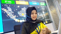 Posko tersebut secara pro aktif akan menghubungi pelanggan yang teridentifikasi mengalami kenaikan tagihan listrik cukup signifikan melalui telepon yang terdaftar pada basis data pelanggan PLN.