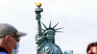 Patung Liberty di New York dipindahkan ke Miniworld dengan skala lebih kecil.  Ukurannya sekitar 1:25.