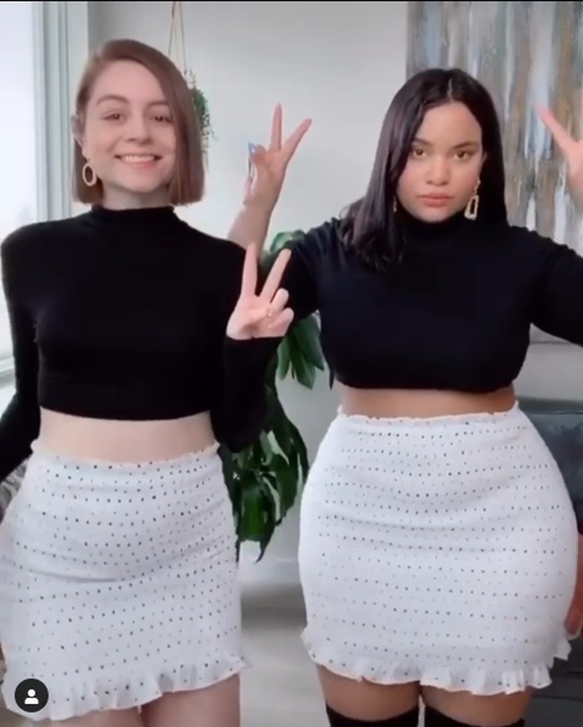 Banyak wanita enggan mengenakan gaya busana tertentu karena merasa tidak cocok dengan bentuk tubuh mereka. Jika kamu juga berpikir demikian, rangkaian gaya yang diunggah Denise dan Maria di video TikTok mereka bisa jadi inspirasinya.Foto: Instagram @denisemmercedes