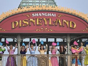 3 Bulan Tutup karena Lockdown, Disneyland Shanghai Kini Kembali Dibuka