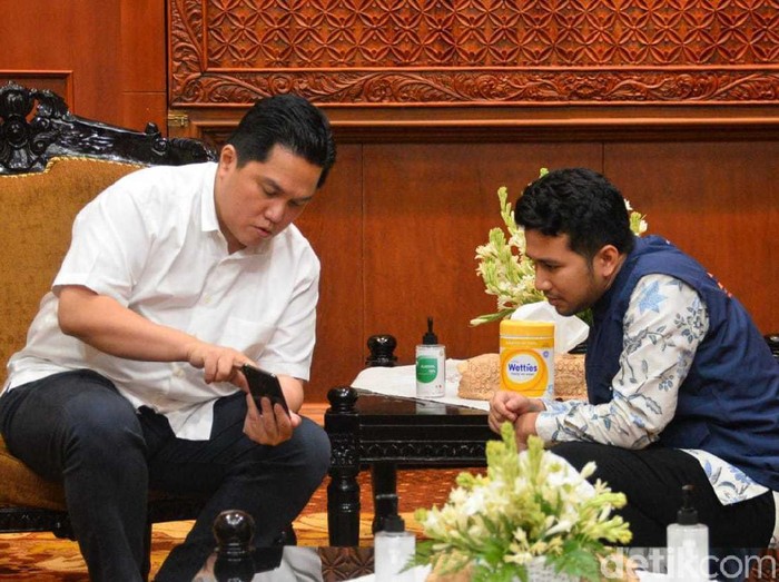 Wakil Gubernur Emil Dardak bergerak cepat mendukung pengembangan telemedicine di Jatim. Langkah cepat ini sebagai respons usai bertemu Menteri Badan Usaha Milik Negara (BUMN) Erick Thohir.