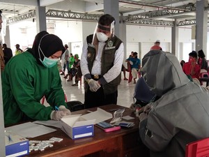 6 Pedagang Pasar Lakessi Parepare Reaktif COVID-19 Saat Rapid Test
