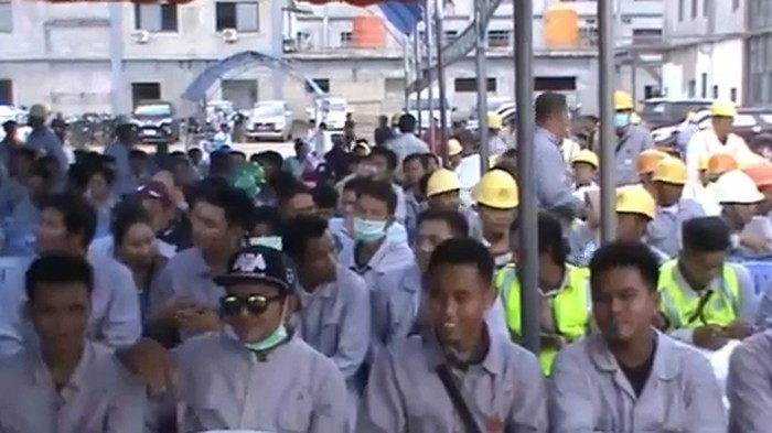Dua perusahaan pemurniaan nikel yakni PT VDNI dan PT OSS terpaksa merumahkan ribuan karyawan yang merupakan tenaga kerja lokal. Hal tersebut diungkapkan Deputi Eksternal Manager PT VDNI, Ahmad A Chairilah Widjan, Minggu (10/5/2020).