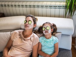 Pakai Irisan Ketimun untuk Atasi Mata Sembap, Efektifkah? Ini Kata Dokter