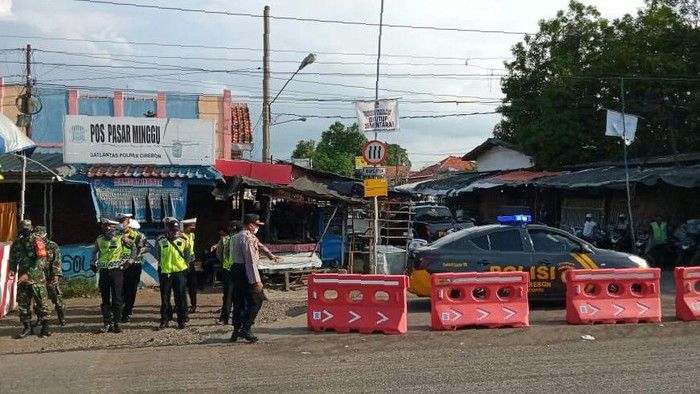 Jalan di Cirebon ditutup
