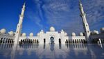 Kemegahan Masjid Terbesar Ketiga di Dunia Sheikh Zayed Grand Mosque