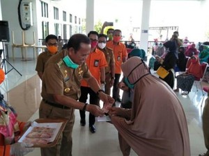 Kabupaten Luwu Salurkan Bansos Tunai kepada 19 Ribu KK Terdampak Corona