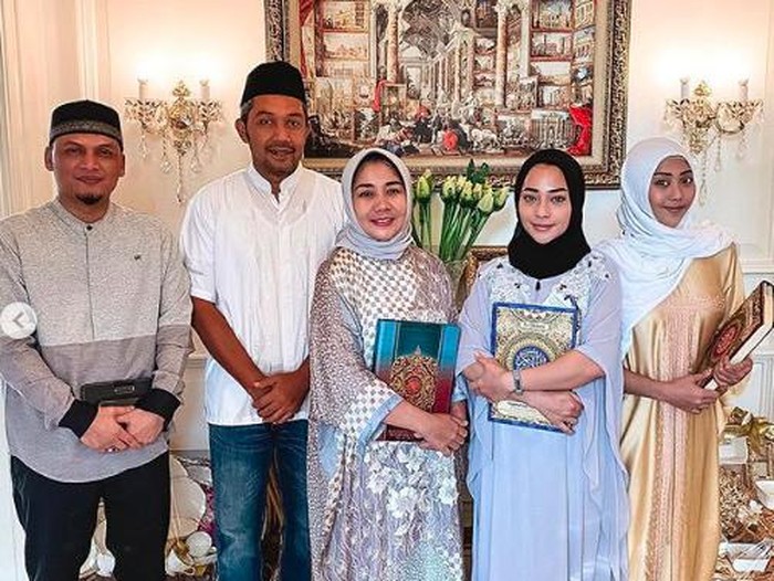 nikita willy khatam alquran