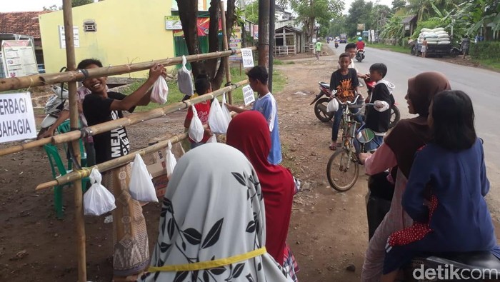Warga Pati punya cara unik berbagi di masa pandemi Corona