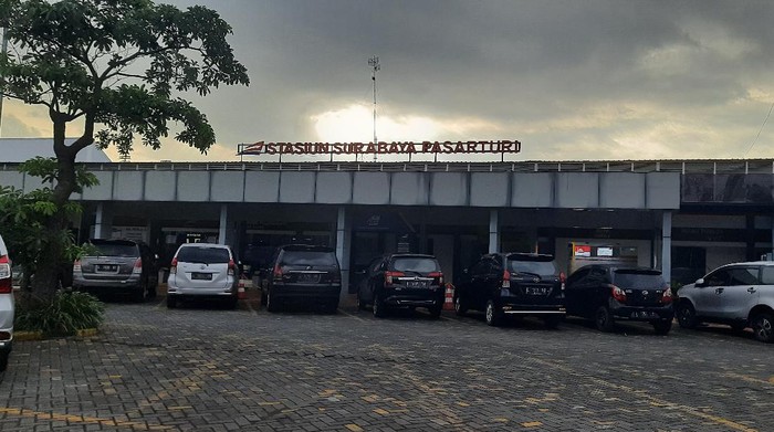stasiun pasar turi