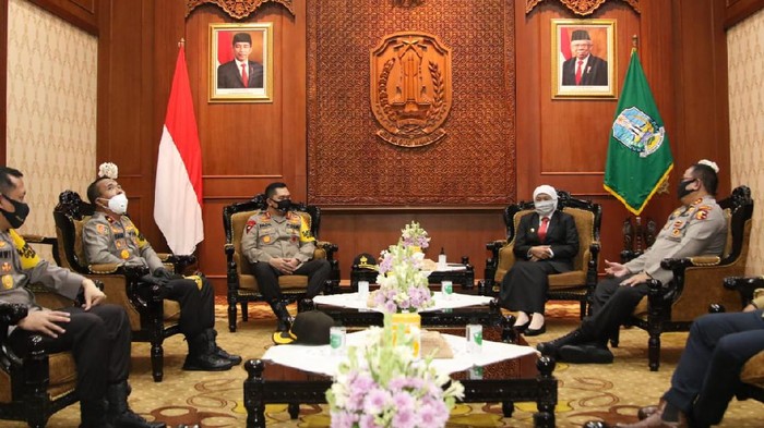 Kapolda Jatim Irjen Fadil Imran dan Gubernur Khofifah