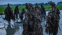 Daun pisang kering dibuat menjadi baju dan menutupi hingga ke bagian kepala. Sejarah festival ini bisa dirunut sejak masa penjajahan Jepang. Saat itu, 24 Juni, terjadi hujan deras dan berlumpur sehingga tentara Jepang batal mengeksekusi 14 warga Filipina. Kejadian tersebut diyakini sebagai bantuan Tuhan dan dirayakan hingga saat ini.