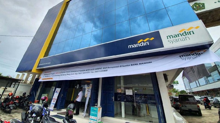 PT Bank Syariah Mandiri terus berekspansi untuk memperluas akses dan meningkatkan layanan bagi masyarakat Aceh. Mereka membuka 5 kantor cabang baru.