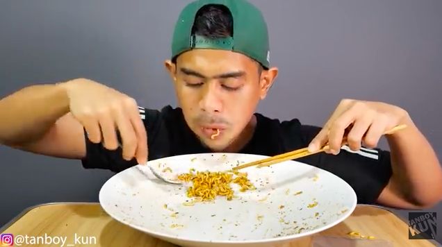 Tanboy Kun sahur mie instan Afrika