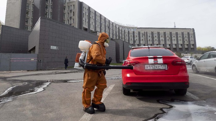 Sebanyak lima pasien COVID-19 meninggal dunia di St Petersburg, Rusia. Mereka tewas setelah rumah sakit tempat mereka dirawat terbakar, Selasa (12/5).