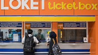 Tak hanya kereta dari Jakarta saja yang dioperasikan. Kereta Api luar biasa ini juga beroperasi untuk rute Bandung - Surabaya Pasarturi PP. ANTARA FOTO/M Agung Rajasa