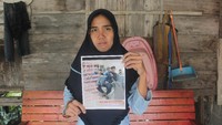 Kakak Sefri, Rita (31), mengatakan alasan utama adiknya pergi adalah agar terhindar dari narkoba yang sedang ramai terjadi di daerahnya.  