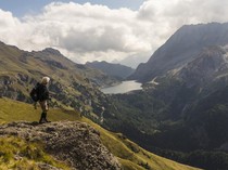 Titik Terang Seteru Toko Perlengkapan Outdoor Kanada Vs China di RI