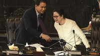 Delapan dari sembilan fraksi yang ada di DPR setuju Perppu Corona disahkan menjadi undang-undang (UU).