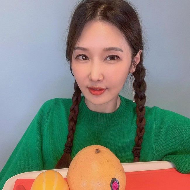 Pada postingan Instagramnya, ia kerap kali membagikan berbagai aktivitasnya seperti olahraga, selfie, pekerjaannya, hingga berkumpul bersama teman-temannya. Foto: Instagram @sjeuro