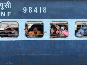 India Buka Pelayanan Kereta Api saat Kasus Corona Meningkat