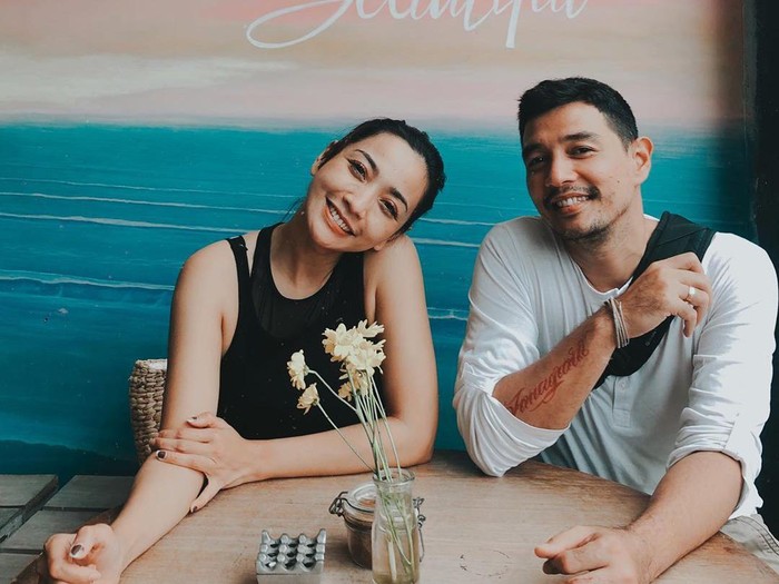 Hesty Purwadinata dan Edo Borne (Instagram Hesty)