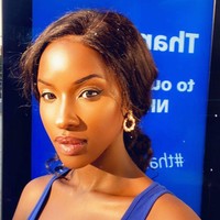 Sarah dikenal sebagai presenter acara TV The Sex Clinic. Dalam masa pandemi ini, wanita 34 tahun itu terpanggil untuk bekerja bersama tim medis untuk membantu pasien Corona.  Foto: dok. Instagram @sarah.mulindwa