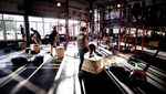 Lockdown Dilonggarkan, Warga Jerman Berolahraga di Tempat Fitness