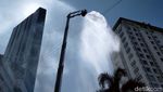 Gedung-gedung Tinggi di Surabaya juga Disemprot Disinfektan