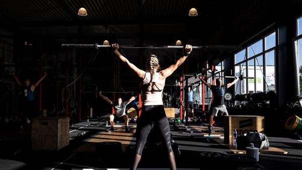 Lockdown Dilonggarkan, Warga Jerman Berolahraga di Tempat Fitness