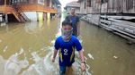 Banjir di Jambi Akibat Luapan Sungai Batanghari Meluas