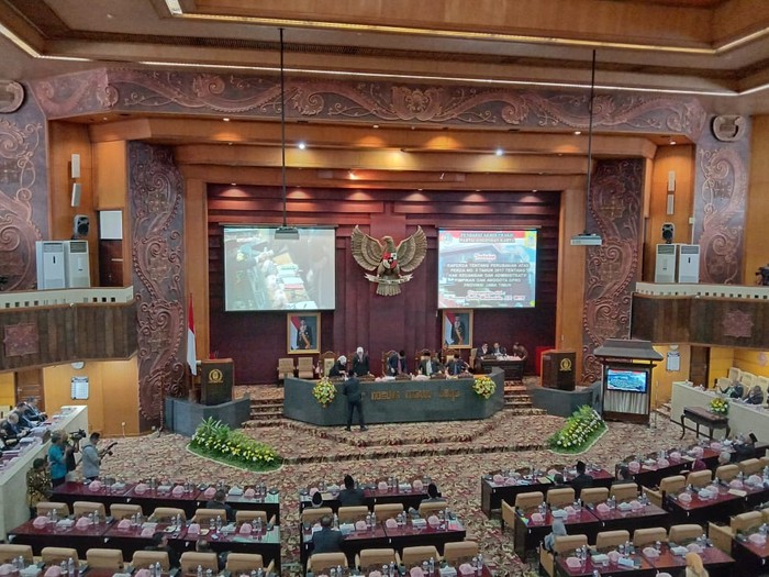 DPRD Jatim Usul Bentuk Tim Pengawas Bantuan COVID-19